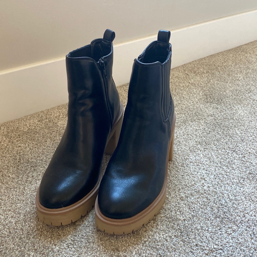 Dolce vita boots size 8 wore twice